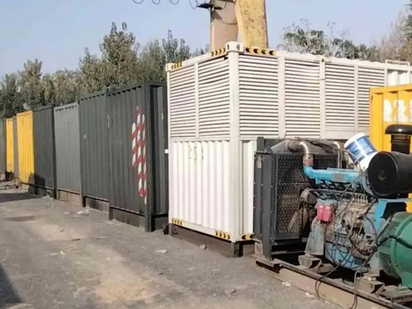 博湖200KW柴油发电机机组每小时油耗是多少？